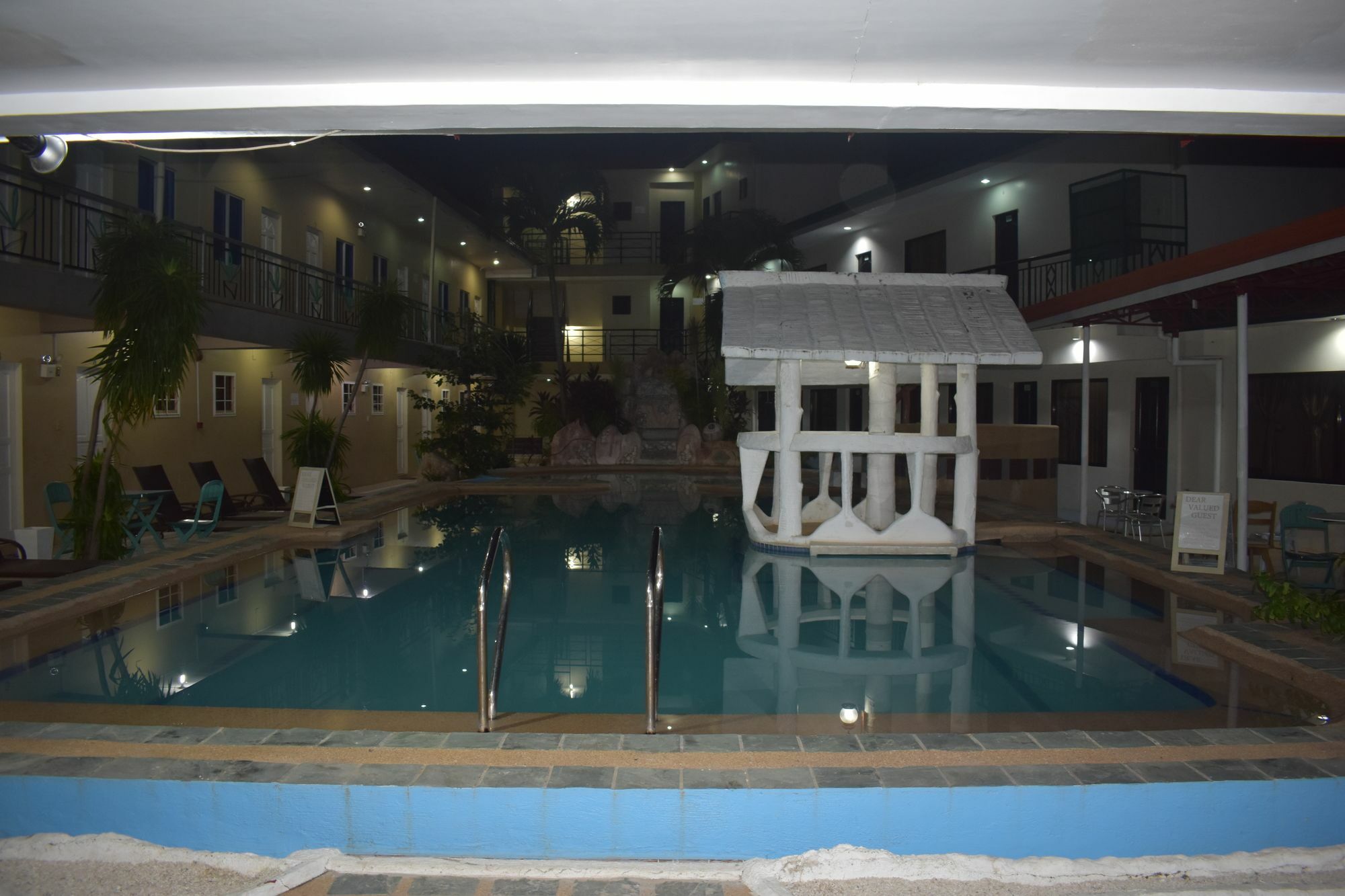 Richdel Hotel Resort Мактан Экстерьер фото