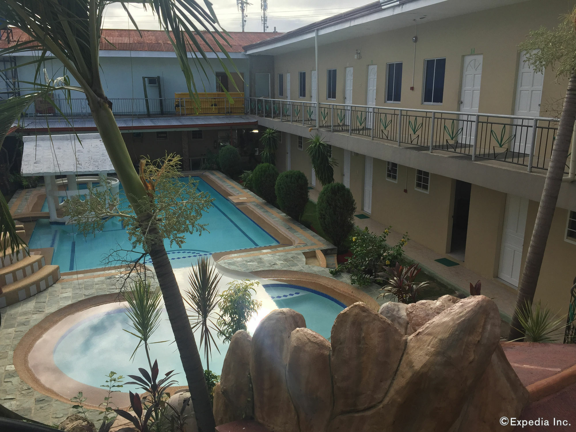 Richdel Hotel Resort Мактан Экстерьер фото